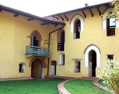 Entire House / Apartment Il Castello Di Montonate (Mornago, Italy)