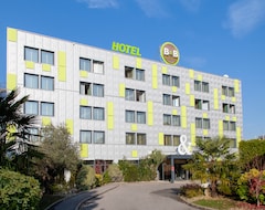 Hôtel B&B HOTEL Orly Rungis Aéroport 2 étoiles (Rungis, France)