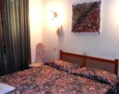 Hotel Apartamentos Osa Menor (Cala d´Or, Spain)