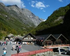 Guesthouse Briksdalsbre Fjellstove (Stryn, Norway)