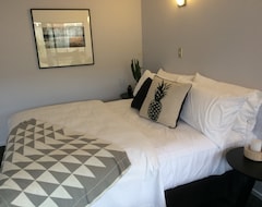 Anzac Court Motel (Takapuna, New Zealand)