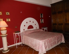 Huoneistohotelli Villa con Piscina (Cinisi, Italia)