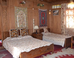 Hotel Morning Star Houseboats (Srinagar, India)