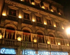 Hotel La Casa de la Luna (Mexico City, Mexico)