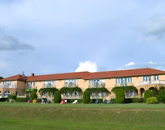 Otel Pension Karat (Balatongyörök, Macaristan)