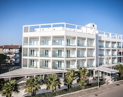 Hotel Oceanomare (Punta Marina Terme, Italia)