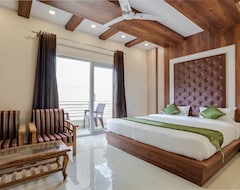 Hotel Treebo Trend GK Residency (Dehradun, India)