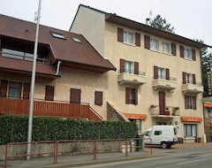 Hotel La Mascotte (Annecy-le-Vieux, France)