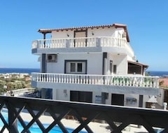 Hotel Villa Marina (Anissaras, Greece)