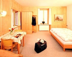 Hotel Rezia (Sent, Suiza)