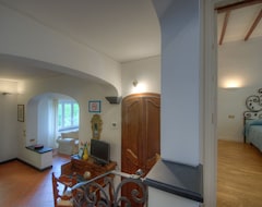 Tüm Ev/Apart Daire Lejlighed I Villa 5 Km Fra Havet (Albisola Superiore, İtalya)