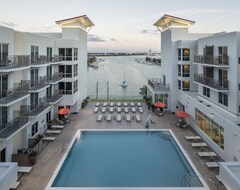 Hotel Beach Vacay Starts Here! Lovely Unit For 12, Pool, Breakfast, Parking (Clearwater Beach, USA)
