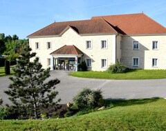 Hotel Logis Des Sources (Creney-près-Troyes, France)