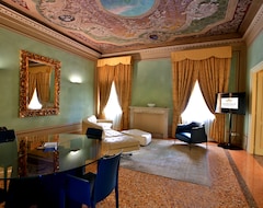 Hotel Rua Frati 48 In San Francesco (Modena, İtalya)