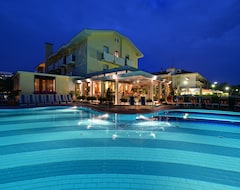 Khách sạn Junior Family Hotel (Cavallino-Treporti, Ý)