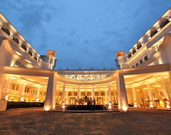 Khách sạn Harmoni One Convention Hotel And Service Apartments (Lubuk Baja, Indonesia)