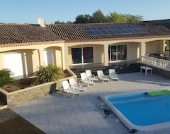 Toàn bộ căn nhà/căn hộ Villa 12 People + Heated Pool (Puysserampion, Pháp)