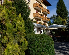 Hotel Albergo Garni' Aurora (Fondo, Italy)
