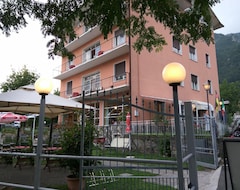 Hotel Albergo al lago (Anfo, Italy)