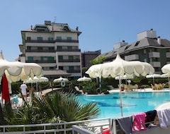 Khách sạn Punta Dell Est (Lignano Sabbiadoro, Ý)