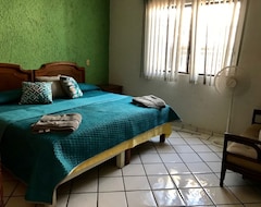Khách sạn Habitaciones Confortables (Colima, Mexico)