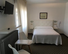 Hotel Derli Sella (Ribadesella, İspanya)