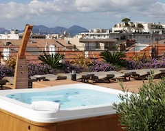 Hotel Best Western Premier Le Patio Des Artistes Wellness Jacuzzi (Cannes, France)