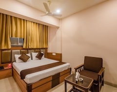 OYO 7727 Hotel Sarovar Grand (Mumbai, India)
