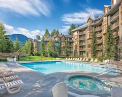 Hotel Beautiful resort in the heart of it all! (Whistler, Canada)