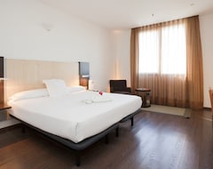 Hotel Confortel Aqua 4 (Valensiya, İspanya)