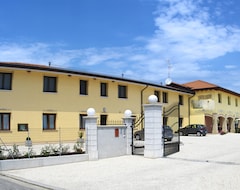 Hotelli Ai Laghi (Pocenia, Italia)