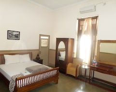 Hotel Ndalem Suratin Guesthouse (Yogyakarta, Indonesia)