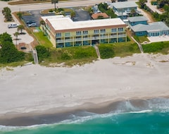 Hotel Oceanfront Tuckaway Shores Resort (Indialantic, USA)