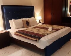 Hotel Royal Defence (Lahore, Pakistan)