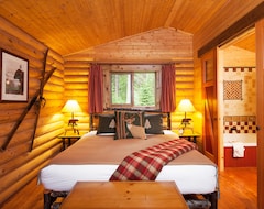 Hotel Cathedral Mountain Lodge (Field, Kanada)