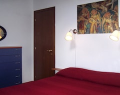 Serviced apartment Alle Vecchie Querce (Fontecchio, Italy)