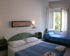 Khách sạn Villa Rosa (Cesenatico, Ý)