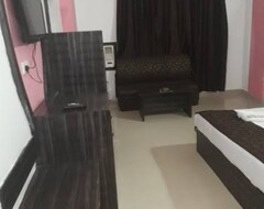 Hotel Malabar Inn By Mtmc Rooms (Katra, India)