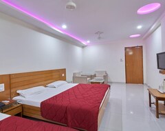 Hotel Sarita (Surat, India)