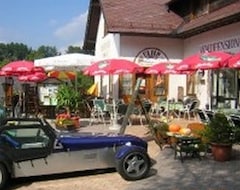 Hotel Diewald (Raach am Hochgebirge, Austria)
