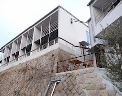 Khách sạn My Lodge Naoshima (Naoshima, Nhật Bản)