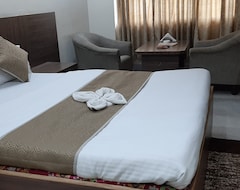 Khách sạn OYO 8109 Hotel Basera (Bhubaneswar, Ấn Độ)