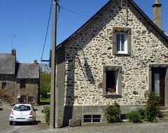 Cijela kuća/apartman A Cosy Cottage - Wifi ,garden, Ideal Base For Mayenne, Normandy, Brittany Regi (Montreuil-Poulay, Francuska)