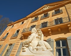 Hotel Château de Fonscolombe (Le Puy-Sainte-Réparade, France)