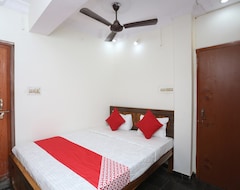 Khách sạn Oyo 45054 Hotel Mayur (Baharampur, Ấn Độ)