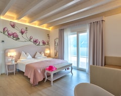 Hotelli Hotel Riviera (Limone sul Garda, Italia)
