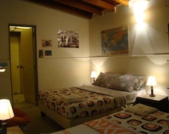 Nhà nghỉ Yellow House Hostel (Medellín, Colombia)