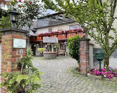 Otel Landhaus Tannenhof (Lind, Almanya)
