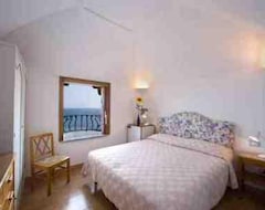 Khách sạn La Caravella Di Positano - Relais & Beach (Positano, Ý)
