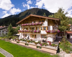 Khách sạn Landhaus Marion (Holzgau, Áo)